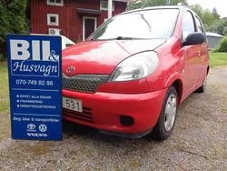 Röd Begagnad 2002 Toyota Yaris Verso Minibuss | 52 000 kr (Marknadspris)