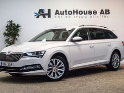 Vit Begagnad 2020 Skoda Superb Kombi | 239 000 kr (Marknadspris)