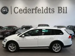 Vit Begagnad 2016 VW Golf Alltrack Kombi | 174 900 kr (Marknadspris)
