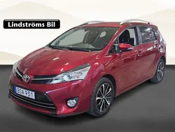 Röd Begagnad 2017 Toyota Verso Minibuss | 159 900 kr (Lite dyr)