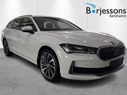 Vit Ny 2024 Skoda Superb LAURIN & KLEMENT Kombi | 519 000 kr (Marknadspris)