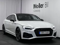Glaciärvit metallic Begagnad 2022 Audi A5 Sportback S-Line | 449 900 kr (Superpris)