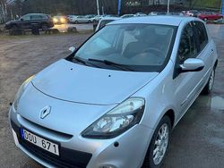 Begagnad 2010 Renault Clio R.S. Halvkombi | 34 000 kr (Marknadspris)