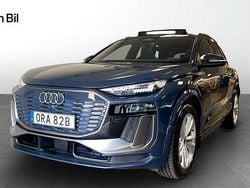 Blå (plasmablå metallic) Begagnad 2024 Audi Q6 e-tron S-Line SUV | 669 000 kr (Marknadspris)