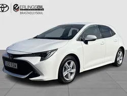 Vit Begagnad 2022 Toyota Corolla Hybrid Style Halvkombi | 239 000 kr (Marknadspris)