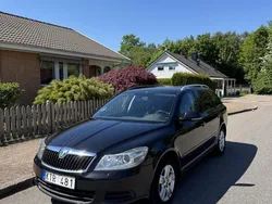 Svart Begagnad 2011 Skoda Octavia Ambiente Kombi | 69 900 kr (Marknadspris)