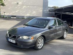 Grå Begagnad 2008 Volvo S60 Momentum Sedan | 65 000 kr (Lite dyr)