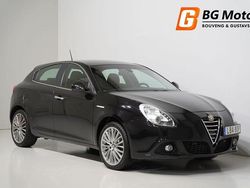 Svart Begagnad 2016 Alfa Romeo Giulietta Halvkombi | 89 900 kr (Marknadspris)