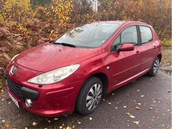 Röd Begagnad 2006 Peugeot 307 Halvkombi | 8 000 kr (Superpris)