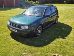 Grön Begagnad 2002 VW Golf IV Halvkombi | 15 500 kr (Marknadspris)