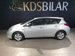 Silver Begagnad 2013 Toyota Auris Hybrid Active Halvkombi | 135 000 kr (Lite dyr)