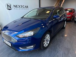 Mörkblå (blå) Begagnad 2016 Ford Focus Titanium Kombi | 109 900 kr (Marknadspris)