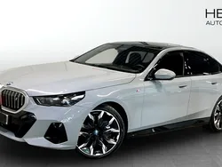 Grå Begagnad 2023 BMW i5 M Sport Sedan | 618 700 kr (Marknadspris)