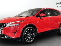 Röd (red) Begagnad 2022 Nissan Qashqai Tekna+ SUV | 279 900 kr (Marknadspris)