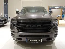 Grå (granite crystal) Ny 2024 Dodge Ram Limited Pickup | 1 195 250 kr (Marknadspris)