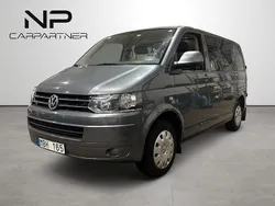 Grå Begagnad 2013 VW Caravelle Comfortline Minibuss | 199 900 kr
