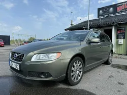 Grön Begagnad 2011 Volvo V70 Summum Kombi | 98 900 kr (Lite dyr)