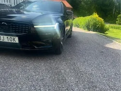Svart Begagnad 2019 Volvo V60 R-Design Kombi | 365 000 kr (Lite dyr)