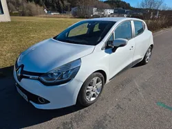 Vit Begagnad 2015 Renault Clio IV Halvkombi | 54 900 kr (Marknadspris)