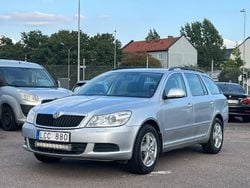 Silver Begagnad 2011 Skoda Octavia Kombi | 45 900 kr (Lite dyr)