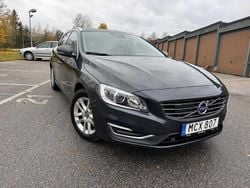 Grå Begagnad 2016 Volvo V60 Summum Kombi | 185 000 kr (Lite dyr)
