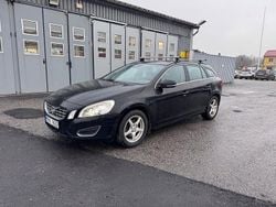 Svart Begagnad 2012 Volvo V60 Momentum Kombi | 74 900 kr (Marknadspris)