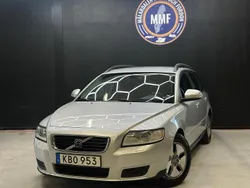 Ljusgrå (grå) Begagnad 2010 Volvo V50 Kinetic Kombi | 44 800 kr (Marknadspris)