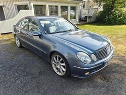 Blå Begagnad 2004 Mercedes E320 Avantgarde Sedan | 39 500 kr (Marknadspris)