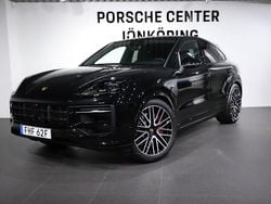 Svart (black) Ny 2025 Porsche Cayenne S E-Hybrid Coupe Sportkupé | 1 616 800 kr