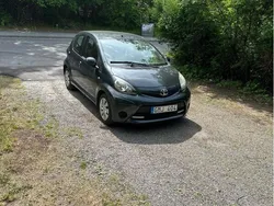 Grå Begagnad 2013 Toyota Aygo Halvkombi | 28 000 kr (Bra pris)
