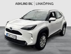 Vit Begagnad 2023 Toyota Yaris Hybrid Active SUV | 259 900 kr (Bra pris)