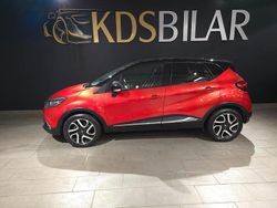 Flerfärgad (mörkröd) Begagnad 2014 Renault Captur SUV | 99 800 kr (Marknadspris)
