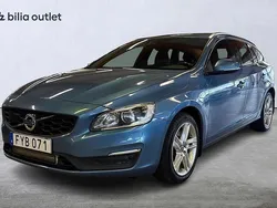 Blå Begagnad 2015 Volvo V60 Summum Kombi | 149 900 kr (Marknadspris)