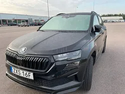 Svart (black magic metallic) Begagnad 2023 Skoda Karoq SportLine SUV | 375 000 kr (Lite dyr)