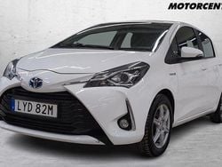 Vit Begagnad 2019 Toyota Yaris Hybrid Active Halvkombi | 149 000 kr (Bra pris)