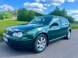 Grön Begagnad 2000 VW Golf IV Highline Halvkombi | 69 900 kr