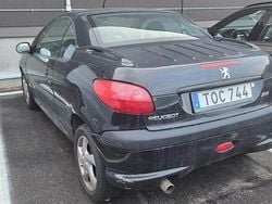 Svart Begagnad 2003 Peugeot 206 CC Cab | 10 000 kr (Superpris)