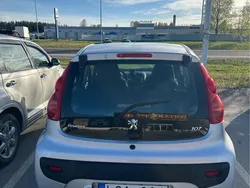 Grå Begagnad 2011 Peugeot 107 Halvkombi | 28 000 kr (Bra pris)