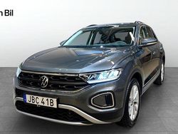 Grå Begagnad 2024 VW T-Roc Life SUV | 319 900 kr (Dyr)