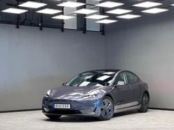 Grå Begagnad 2021 Tesla Model 3 Long Range AWD Sedan | 319 900 kr (Marknadspris)