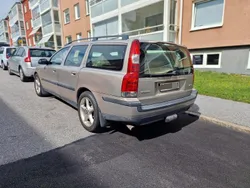 Brun Begagnad 2001 Volvo V70 Kombi | 9 500 kr
