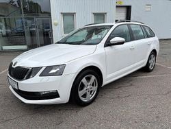 Vit Begagnad 2017 Skoda Octavia Kombi | 107 800 kr (Superpris)