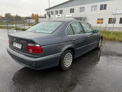 Grå Begagnad 2000 BMW 523 Sedan | 19 900 kr