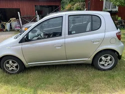Grå Begagnad 2001 Toyota Yaris Halvkombi | 15 000 kr (Bra pris)