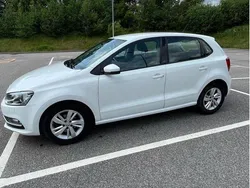 Vit Begagnad 2017 VW Polo Halvkombi | 79 000 kr (Marknadspris)