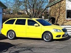 Gul Begagnad 2011 Skoda Octavia Kombi | 47 000 kr