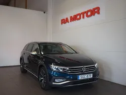 Blå Begagnad 2022 VW Passat Alltrack Kombi | 279 900 kr (Marknadspris)
