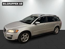 Ljusgrå (grå) Begagnad 2009 Volvo V50 Kinetic Kombi | 49 900 kr (Marknadspris)