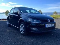 Svart Begagnad 2010 VW Polo Halvkombi | 54 999 kr (Marknadspris)