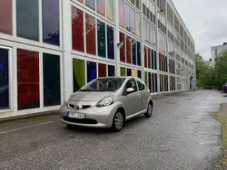 Ljusbrun Begagnad 2008 Toyota Aygo Halvkombi | 38 500 kr (Marknadspris)